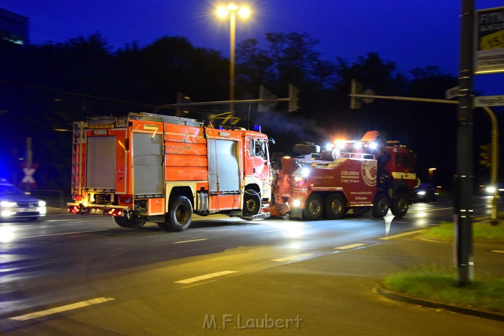 TLF 4 umgestuerzt Koeln Bocklemuend Ollenhauer Ring Militaerringstr P238.JPG - Miklos Laubert